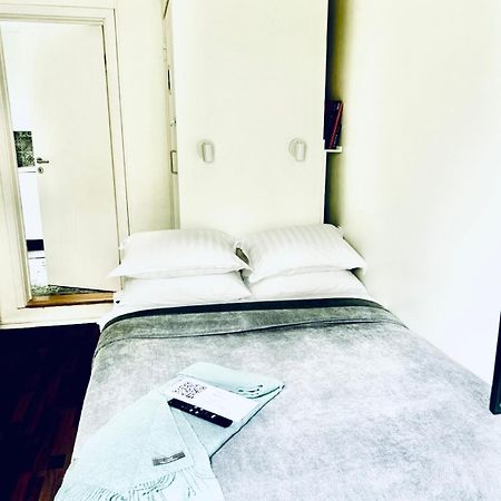 Studio 104- Free Parking Onsite -Private Entrance Reykjavík Exteriör bild