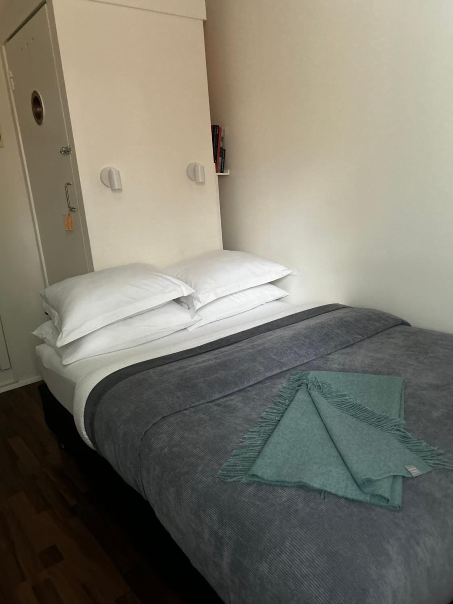 Studio 104- Free Parking Onsite -Private Entrance Reykjavík Exteriör bild